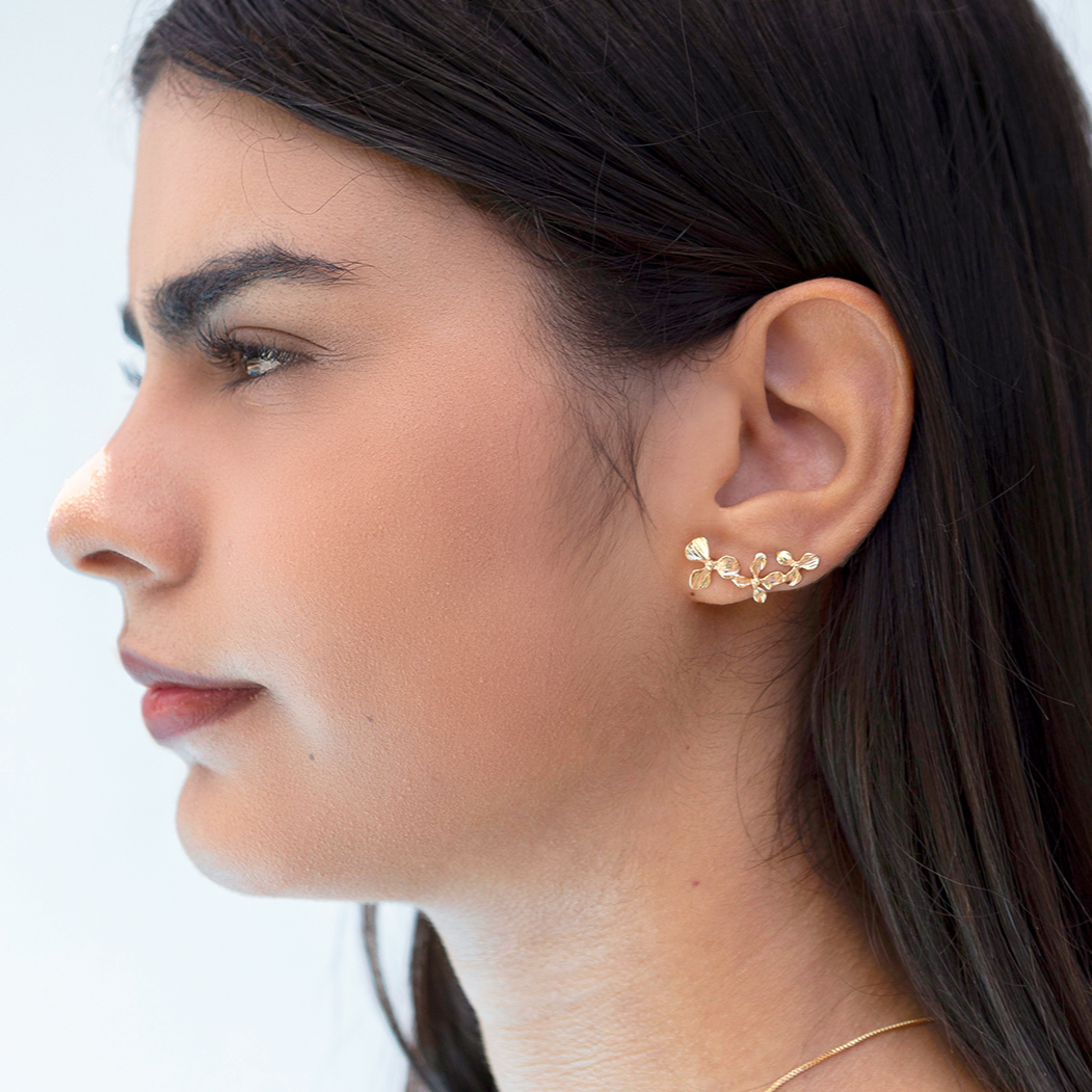 Ear Cuff en flores