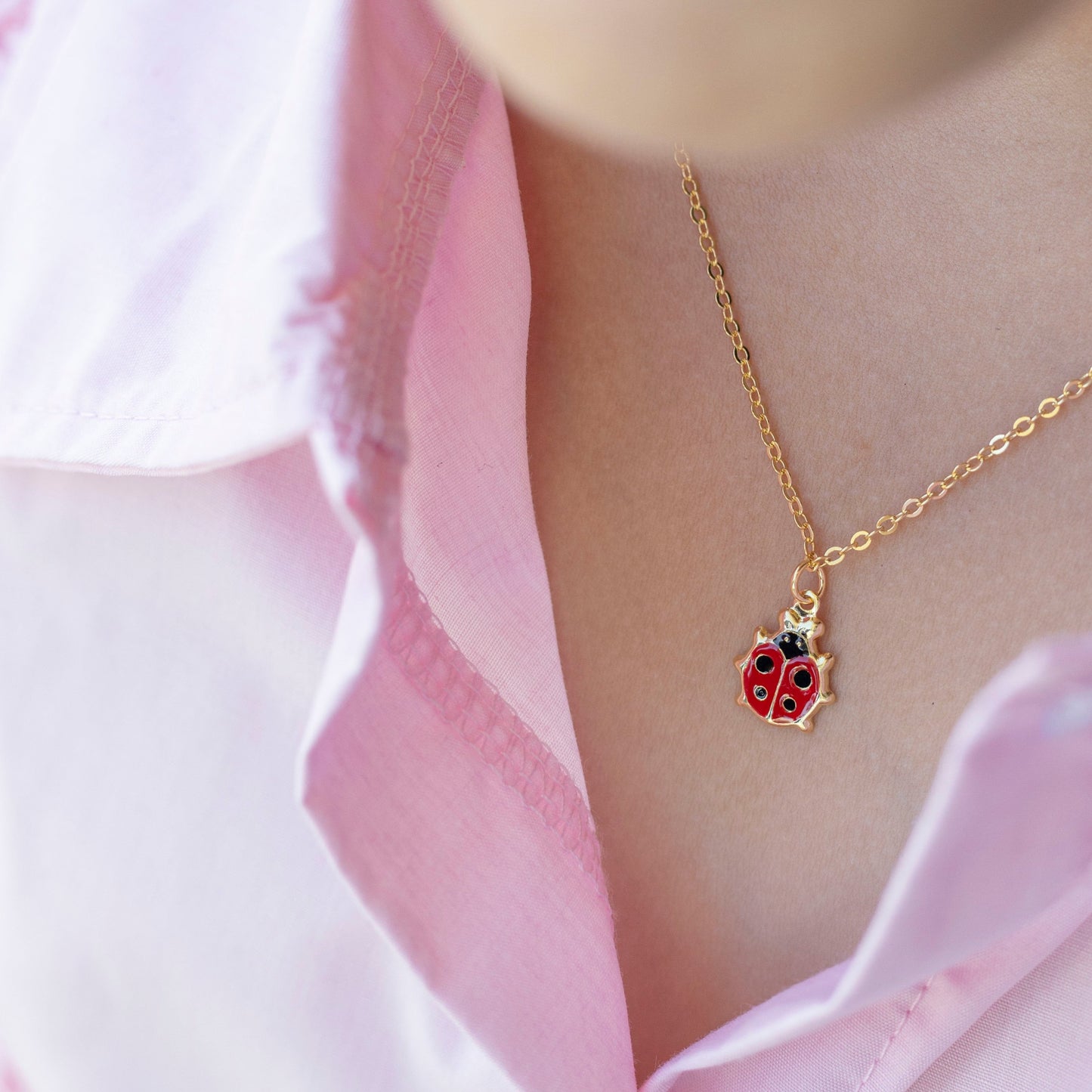Cadena mariquita de niña