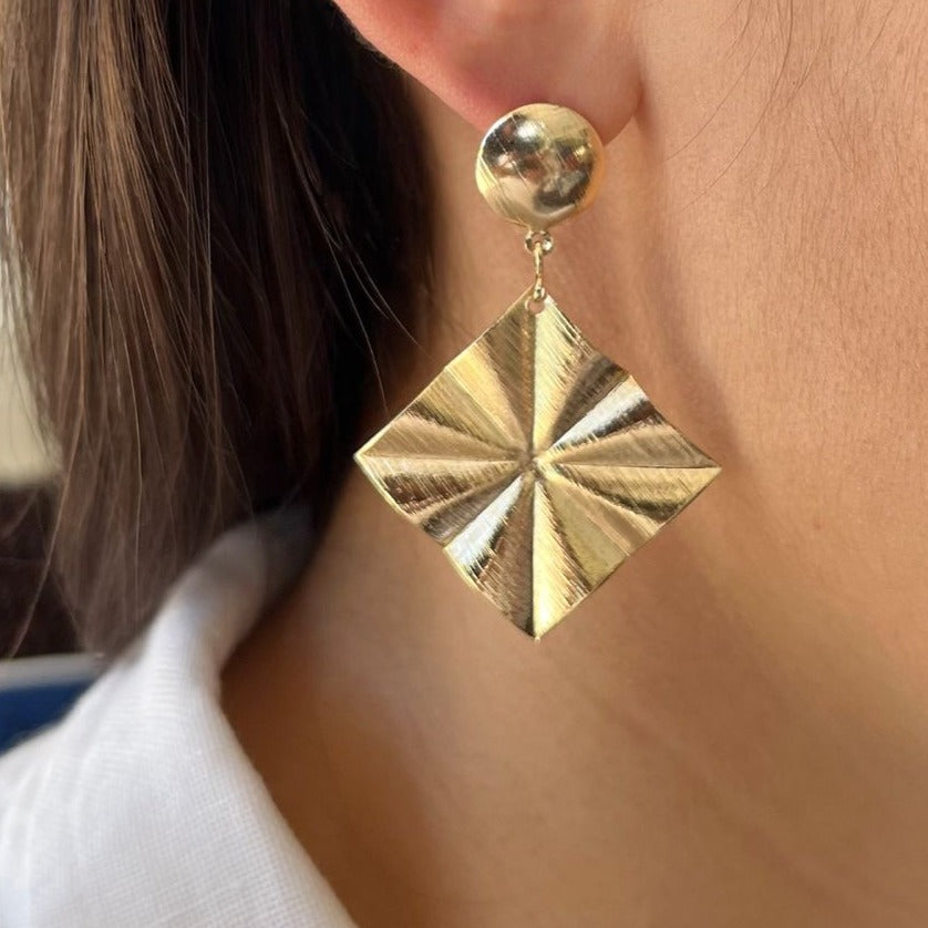 Aretes triangulares