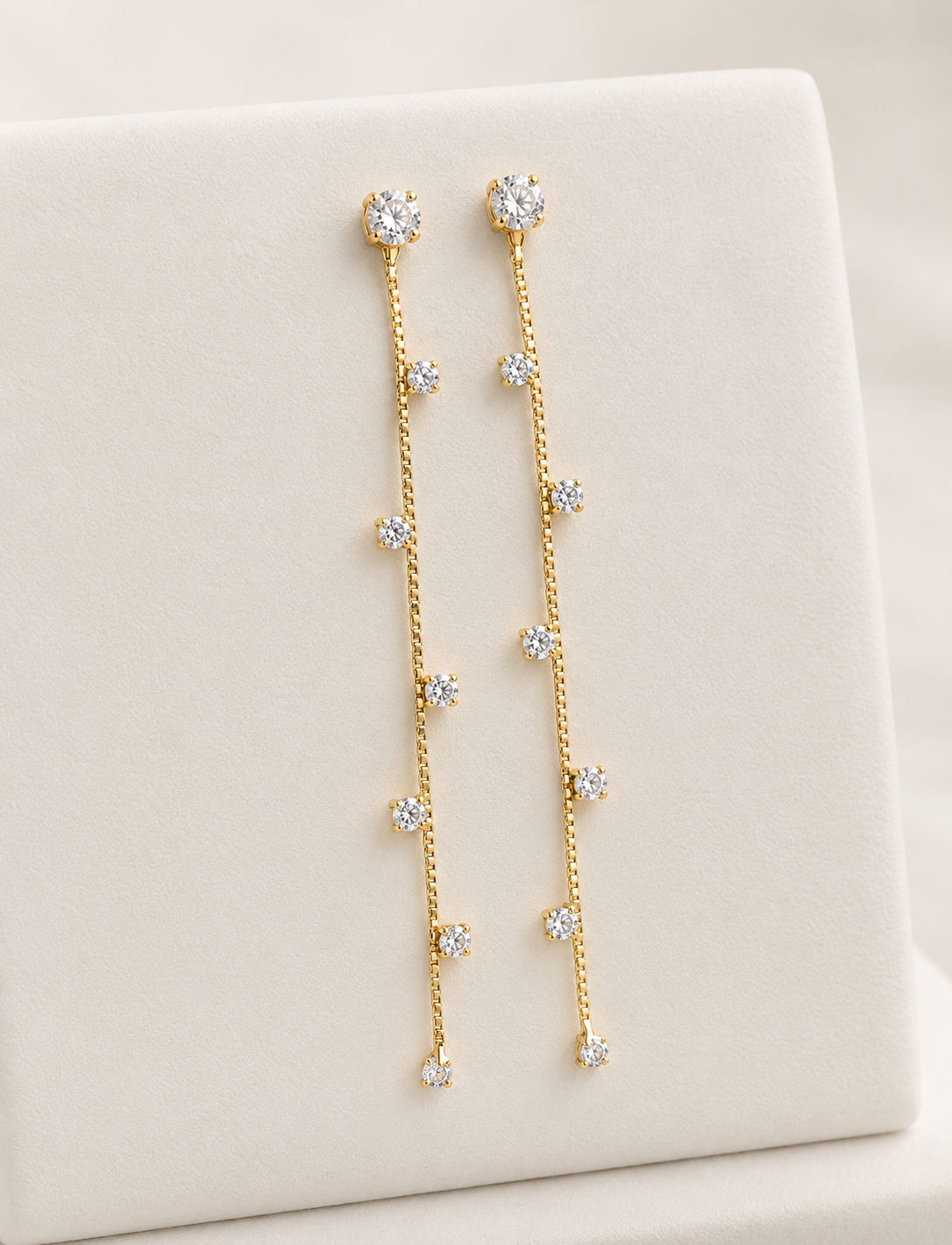 Aretes largos de zirconias