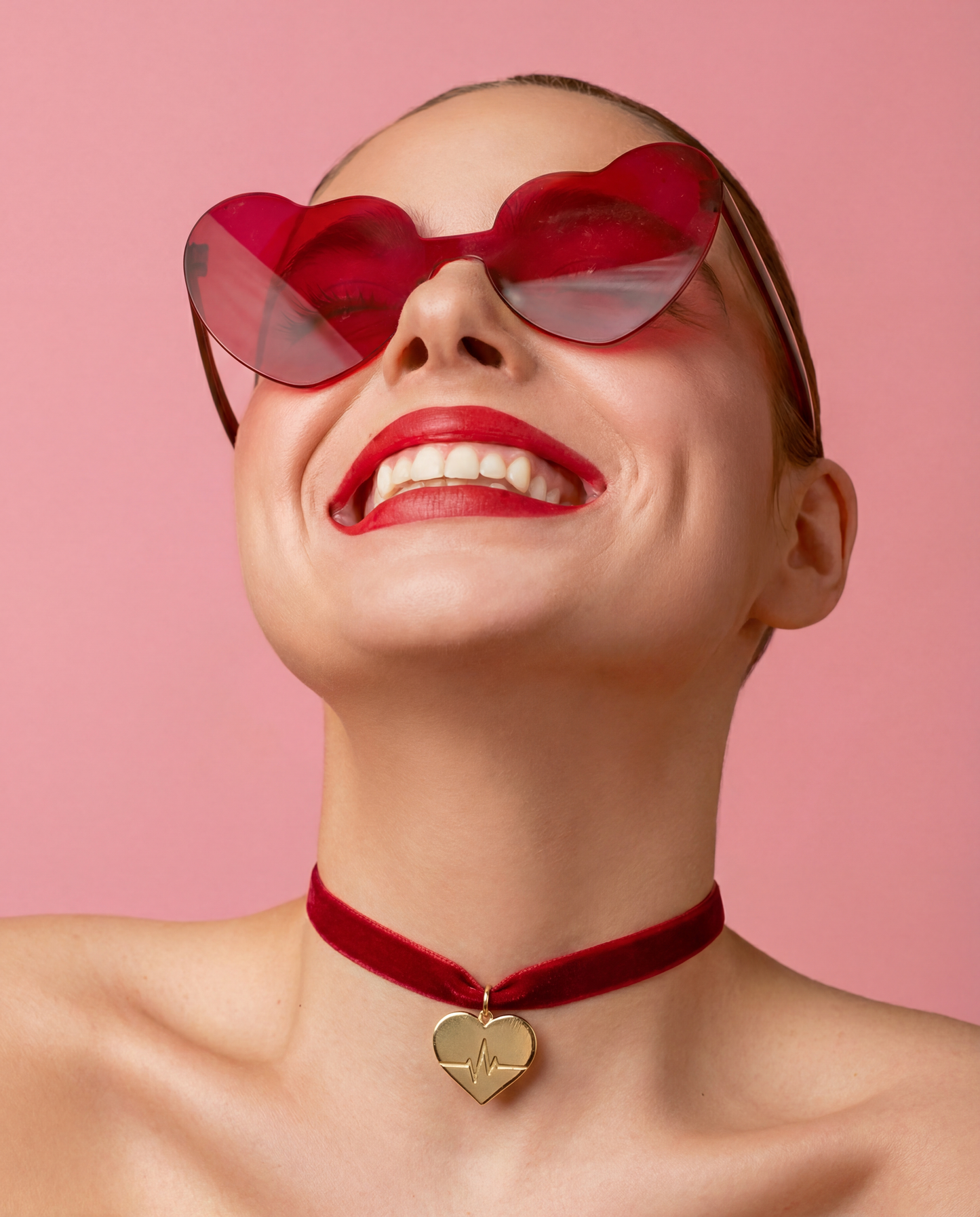 Collar Rojo corazón línea de vida